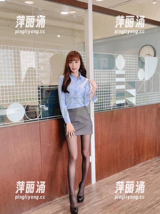 泥泥汝 泥泥汝徜徉在夏日里的合集,有种好想叫个外卖就那么懒下去的诱惑。
