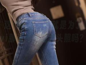 爱蜜社 – 这个网袜，不就是为了配乐薇Vivi那张高清的大头照吗？