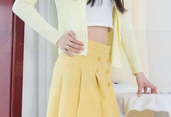 物恋传媒 – 终极难题：佳琪的美足写真，该如何下载又不后悔？