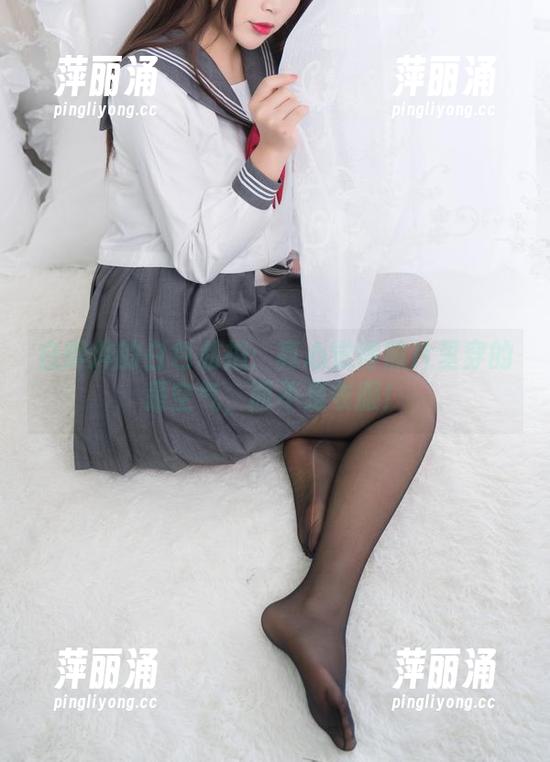 白烨烨 白烨烨的白色私拍:真心觉得照片里穿的是空气,而不是衣服!