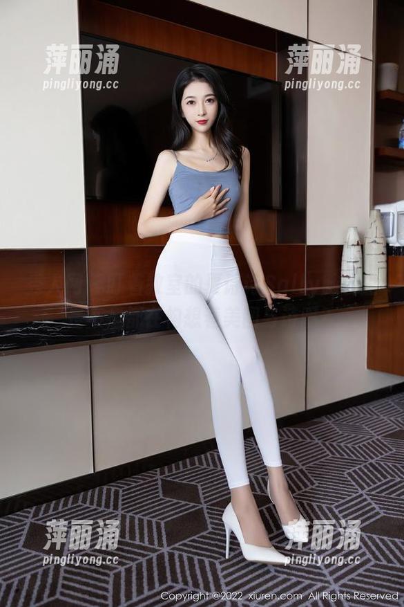 秀人网-夏诗诗Sally 秀人网 - 盯着教室的夏诗诗Sally脑袋里是不是都在构想着美图与诗呢?