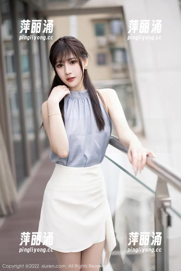 秀人网-月野兔美妞 秀人网 - 月野兔美妞的一点蕾丝,原图能多出点温柔就好了!