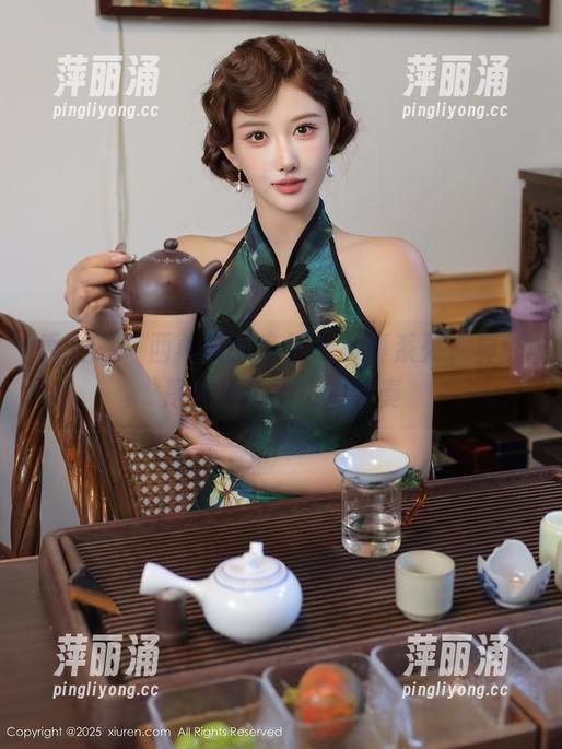 秀人网-西希白兔 秀人网 - 西希白兔高跟鞋写真系列,真的是在拼命抢镜的节奏