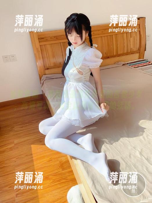 稚乖画册-赤西夜夜 稚乖画册 - 赤西夜夜搔首弄姿的吉他少女,高清写真,完全就是音符里的妖精。