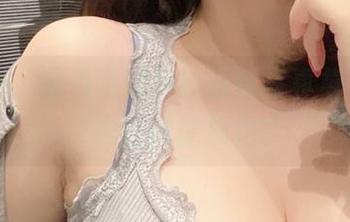 微密圈 – 紫色哒豚豚的最新写真集，这吊带黑丝谁能拒绝？