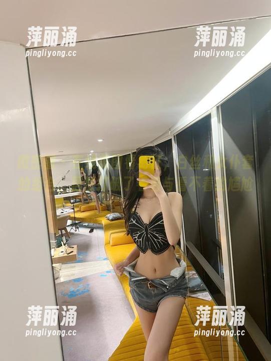微密圈 - 在线美图看葛征，白丝和女仆套的组合，居然打破了看着与看不着的尴尬。