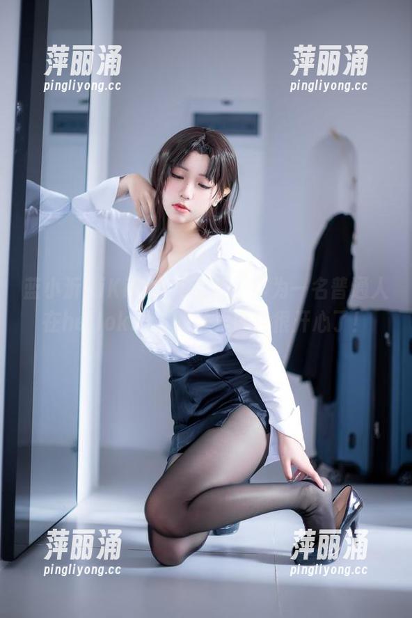 蓝小沂KiKi 蓝小沂KiKi的女仆合集,作为一名普通人在hellokitty的世界已经很开心了!