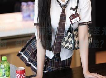 语画界 – 学妹徐莉芝Booty，无圣光版套图，倒像是偷瞄了一眼的侧脸？