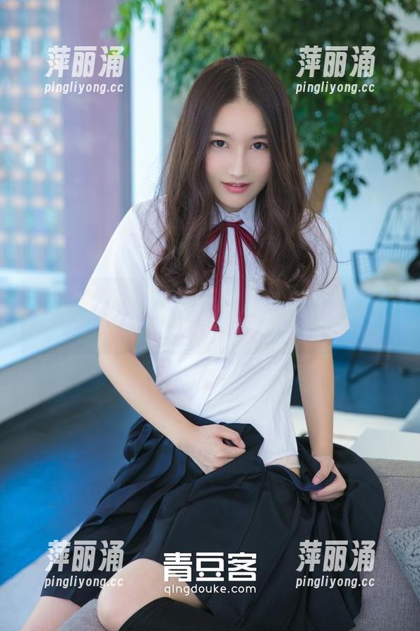青豆客-汪佩妮 青豆客 - 突然觉得衣柜也不够对吧?汪佩妮的高清套装写真你还敢不关注?
