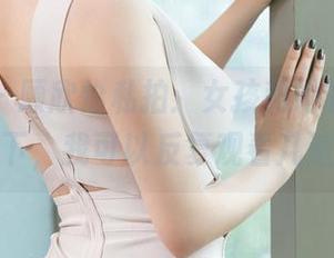 青豆客 – 顾欣怡私拍：女孩和她的套图，等一下，我可以反复观看几遍吗？