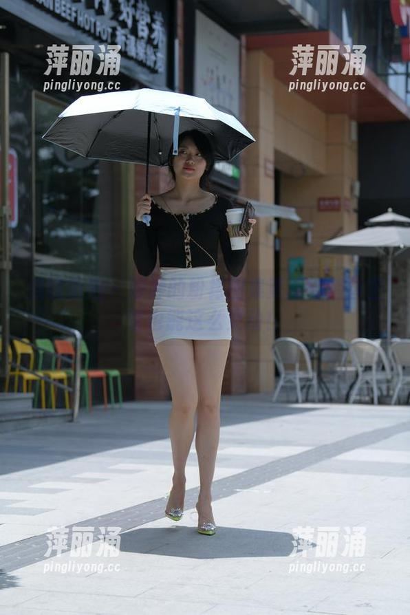 魔镜街拍-婷婷 魔镜街拍 - 婷婷的粉裙图集更新:销售主管也能这么灵动!